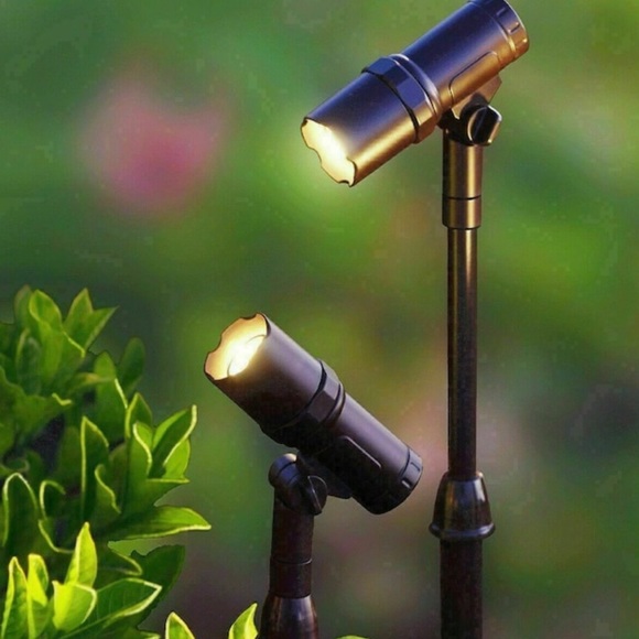 Energizer SmartYard Smart Focus LED 100 Lumen Solar Spotlight 2 Pack - Picture 1 of 8
